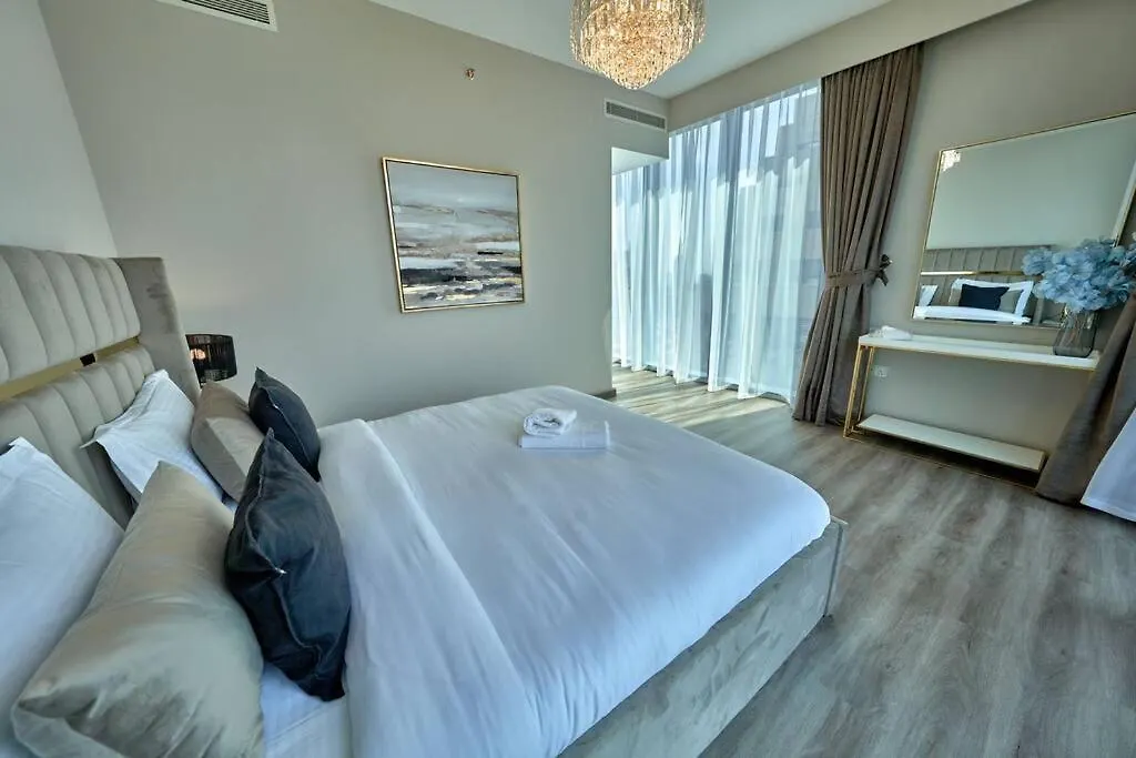 Magnificent Lux 2 Bedroom With Incredible Skyline View Dubai Apartment