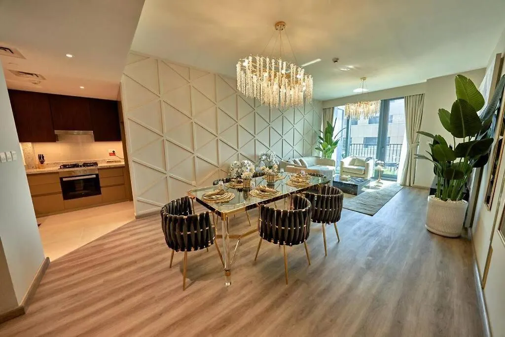 Magnificent Lux 2 Bedroom With Incredible Skyline View Dubai